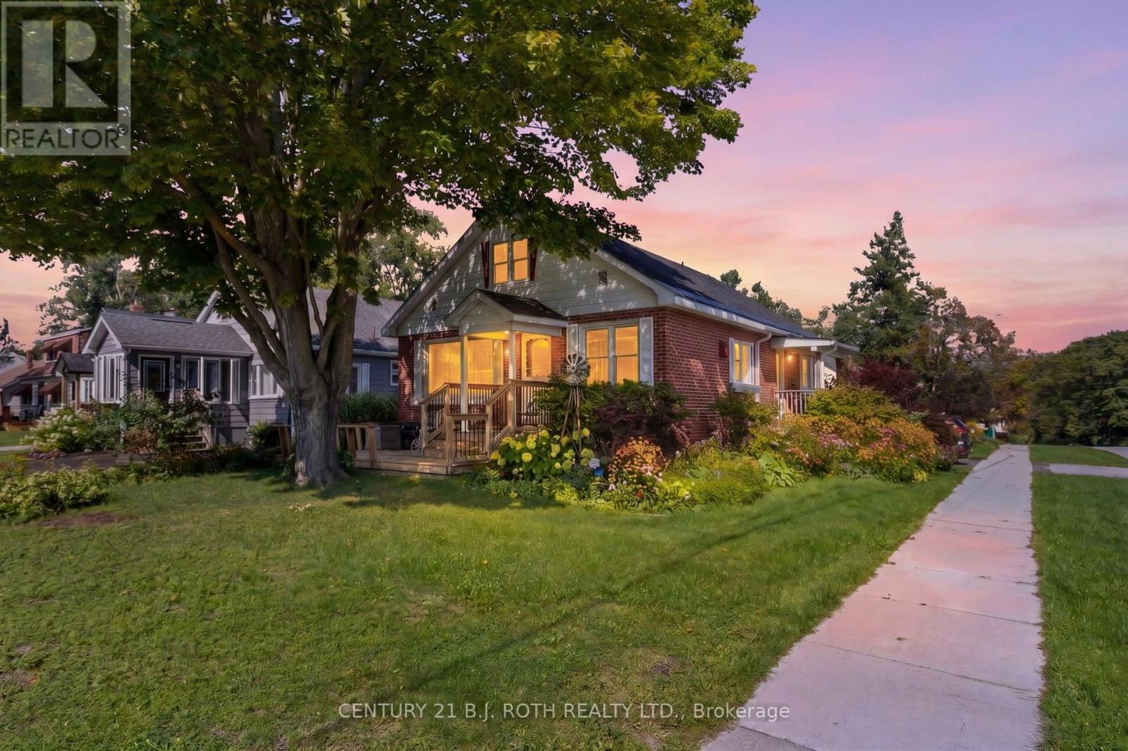 328 COLBORNE STREET W - 1