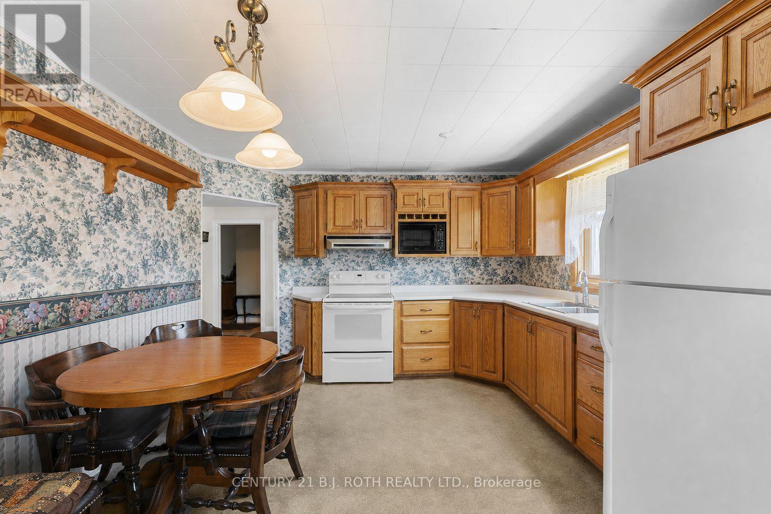 328 COLBORNE STREET W - Image 4