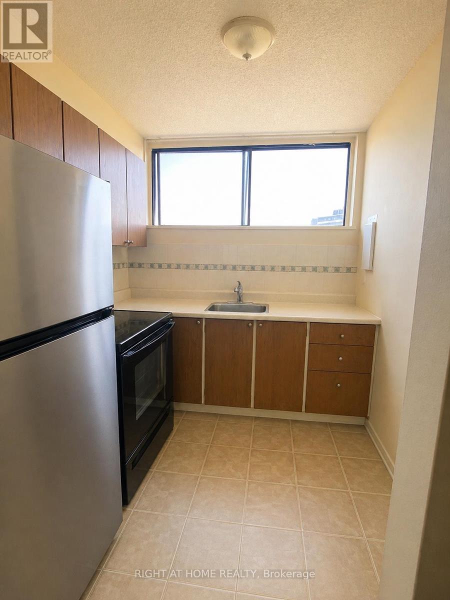 #811 4673 JANE STREET - Image 4