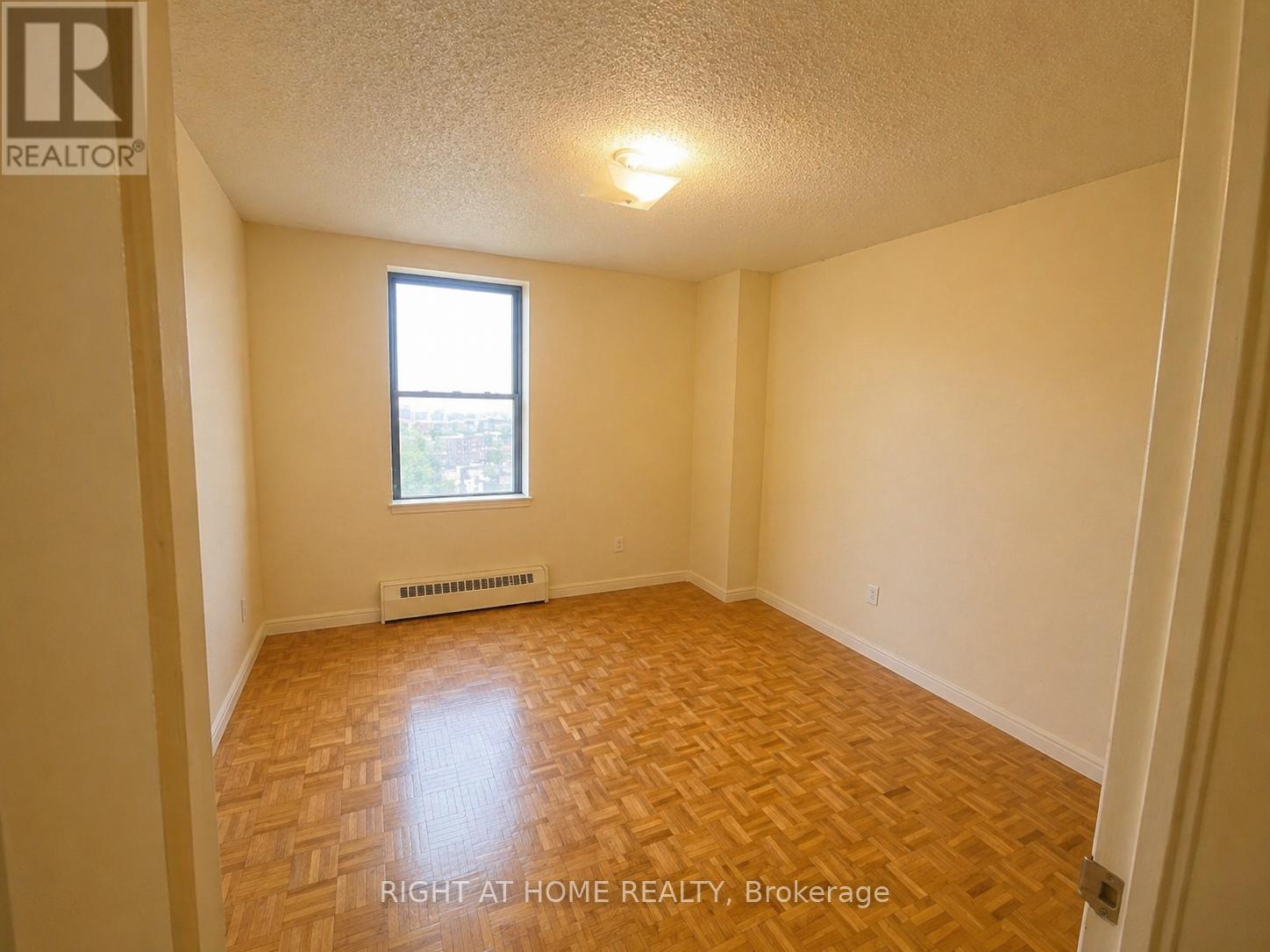#811 4673 JANE STREET - 6