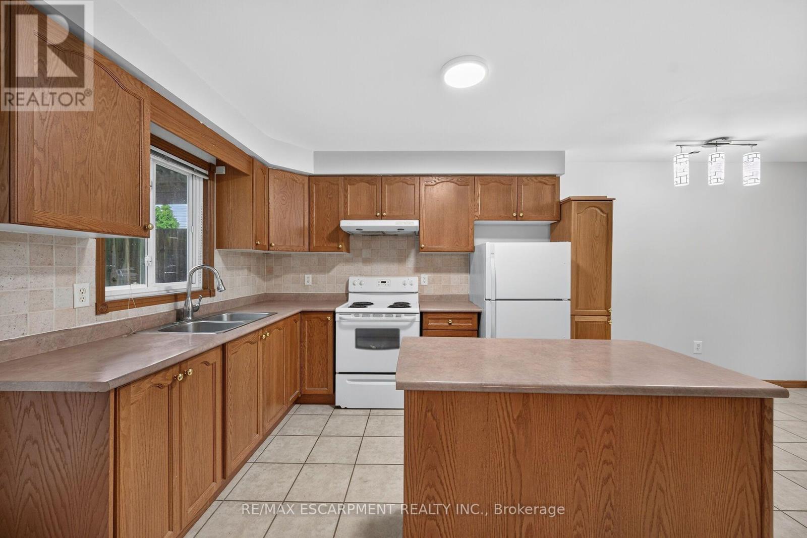 33 BRANTDALE AVENUE - 10
