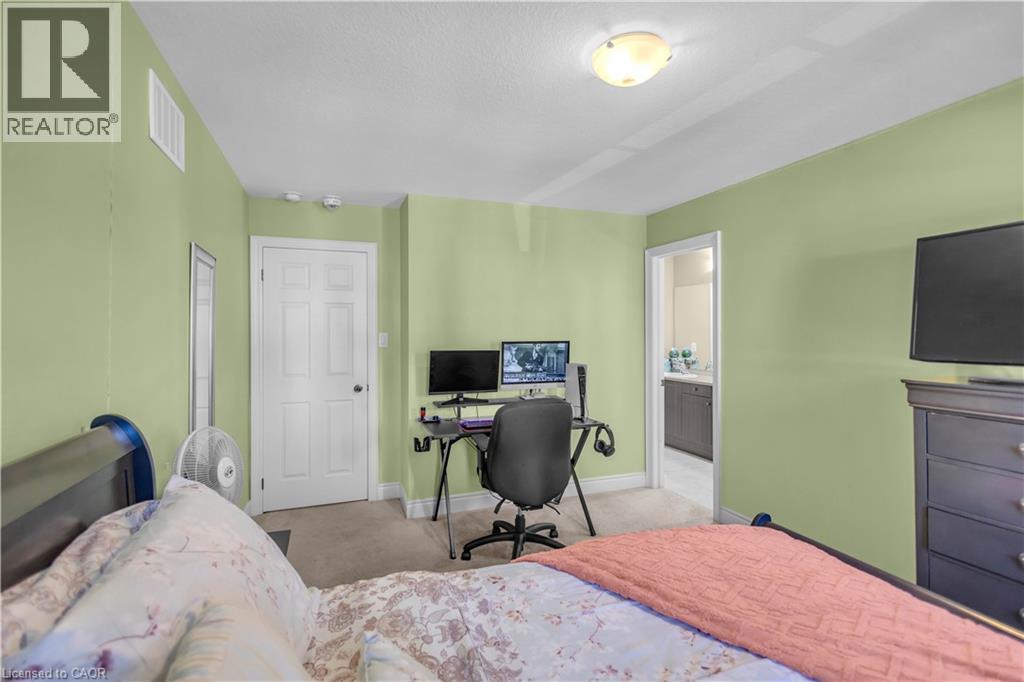 35 WILMOT Road - Image 35