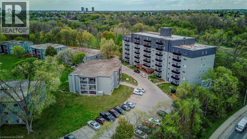#409 80 KING EDWARD Avenue, London, Ontario, N5Z3S9, London, Ontario — photo 2 of 5