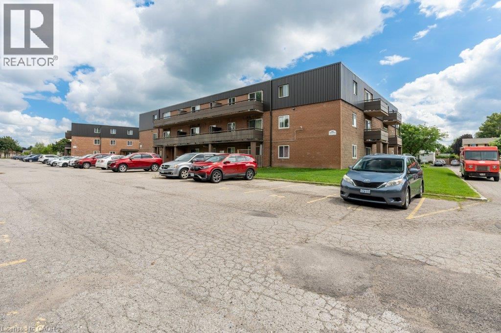 #208 380 ADMIRAL Drive, London, Ontario, N5V3C2, London, Ontario — photo 4 of 5