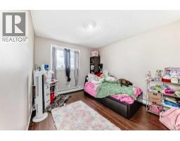 1-6, 8 Huntley Close NE - photo 12