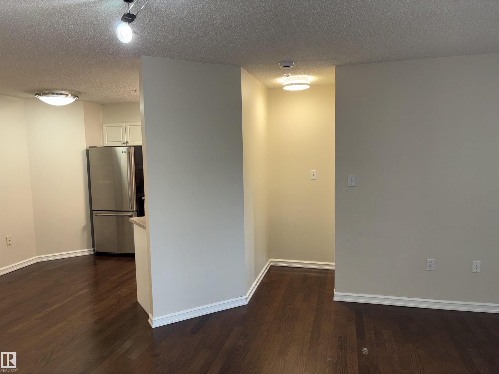 #305 11716 100 AV NW - 42