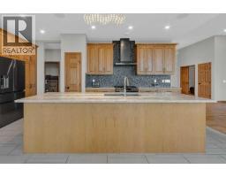 Kitchen - 242017 Township Road 232, Rural Wheatland County, AB T1P1J6 Photo 8