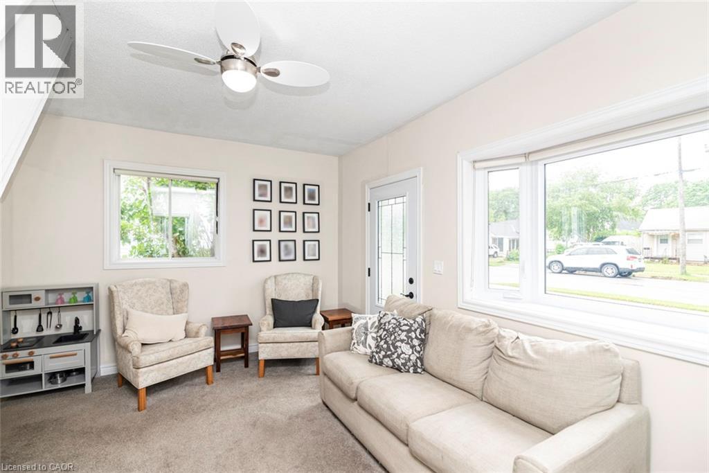 811 TAMARAC Street - 3