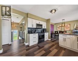 Primary Bedroom - 976 Holt Street, Kamloops, BC V2B5G9 Photo 11