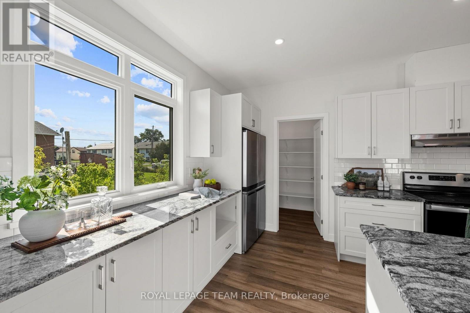 188 ADELAIDE STREET - 13