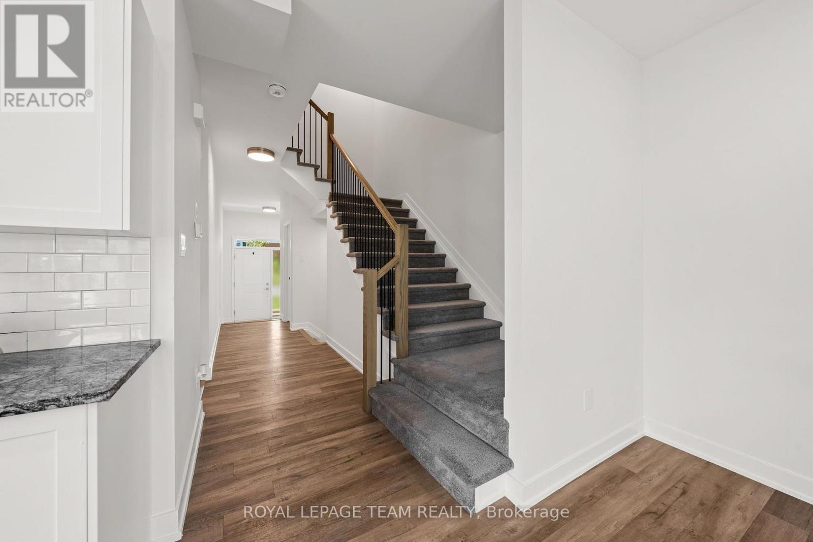 188 ADELAIDE STREET - 24