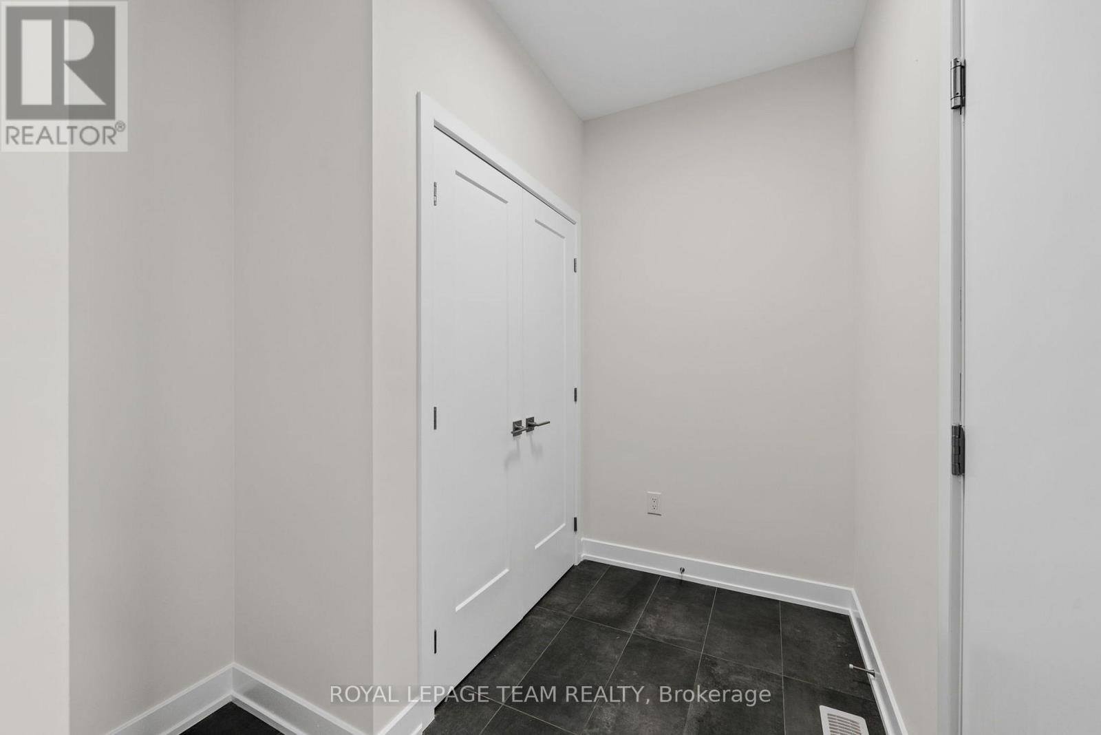188 ADELAIDE STREET - 26