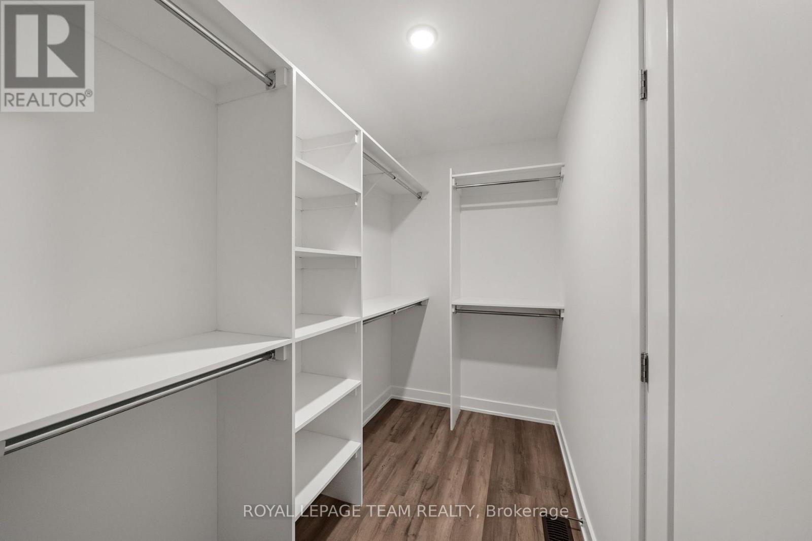 188 ADELAIDE STREET - 33