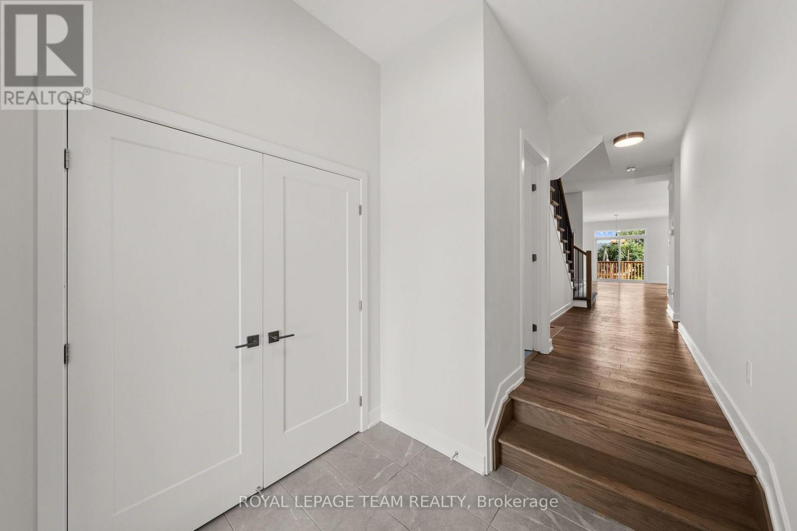 188 ADELAIDE STREET - 5