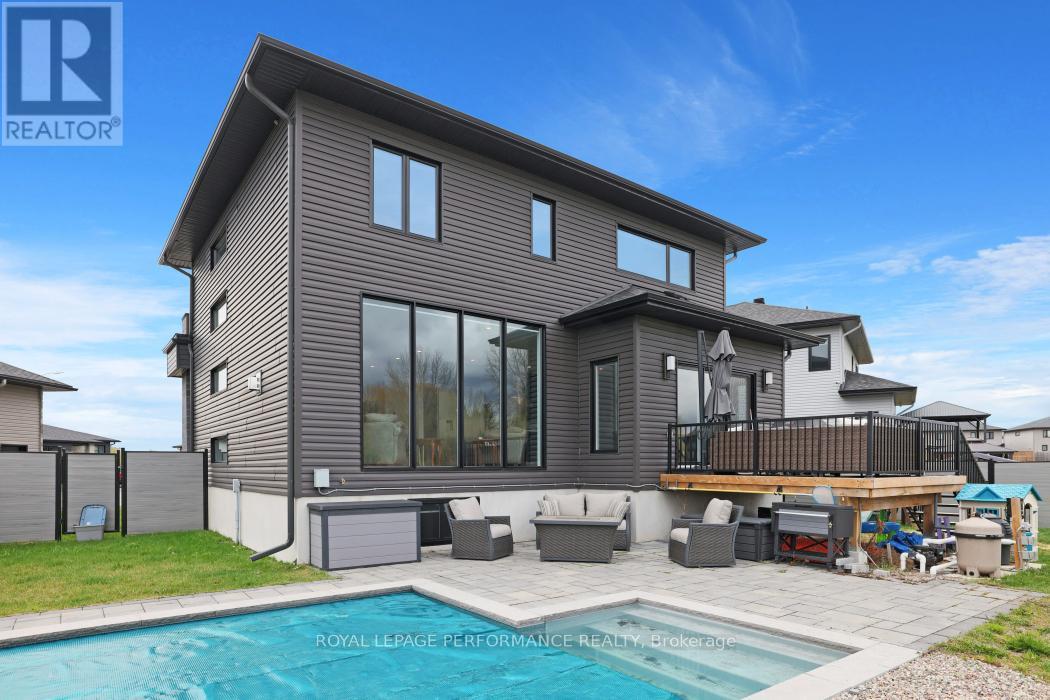 541 Barrage Street