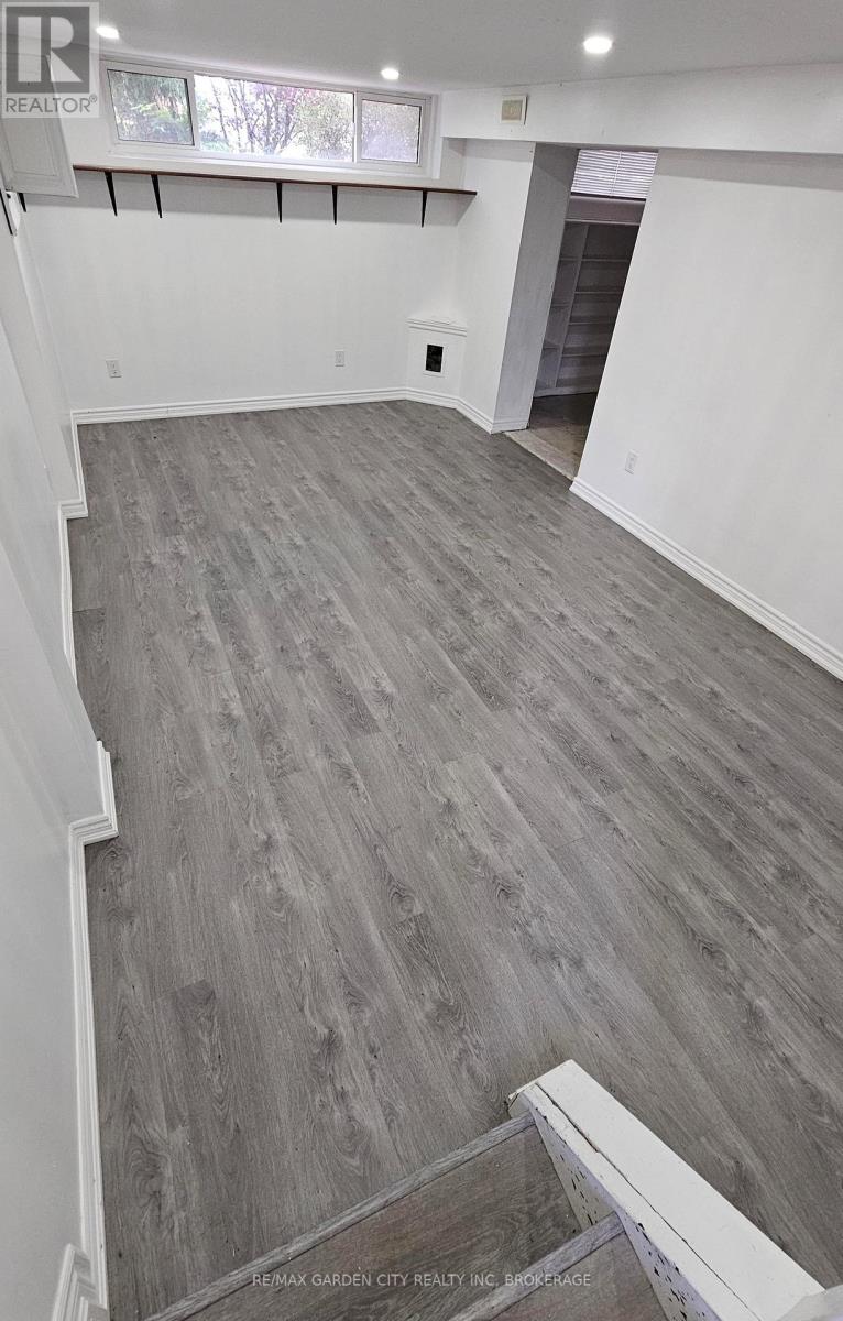 48 MANNING AVENUE - Image 10