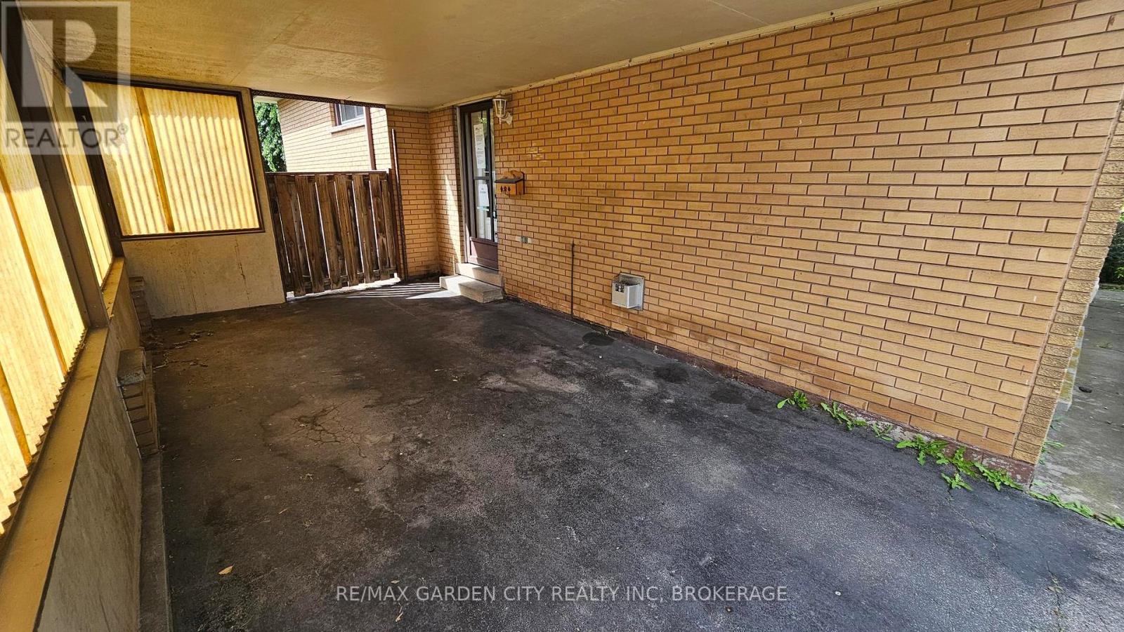 48 MANNING AVENUE - Image 3