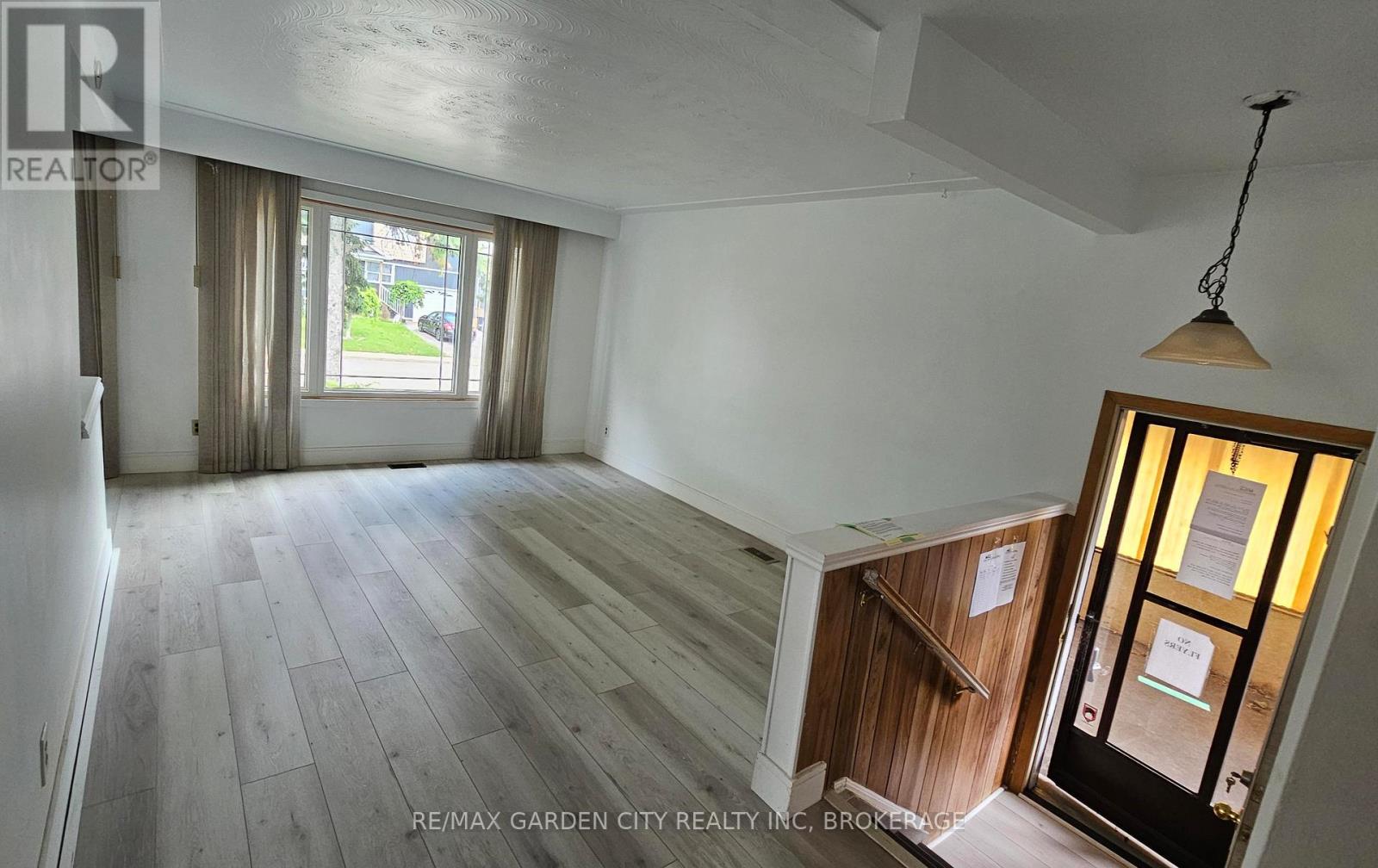 48 MANNING AVENUE - Image 7