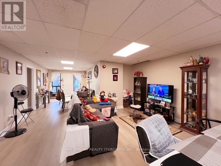 #16 5800 SHEPPARD AVENUE E - Image 17