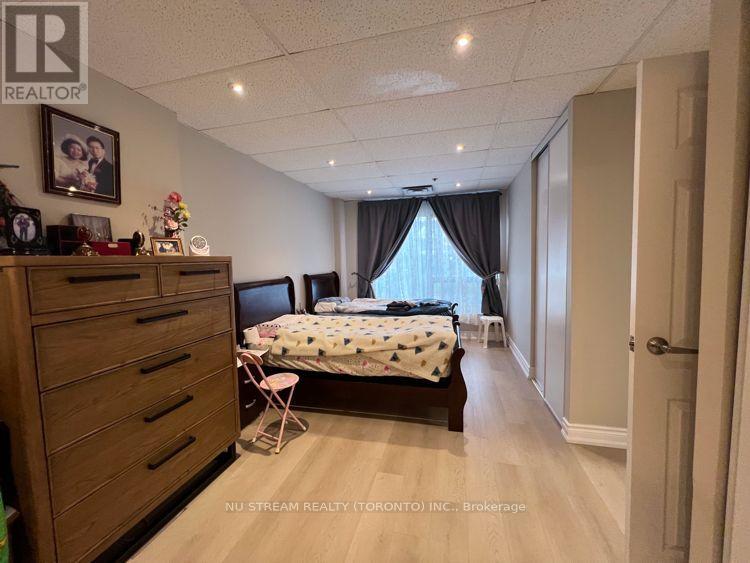 #16 5800 SHEPPARD AVENUE E - 21