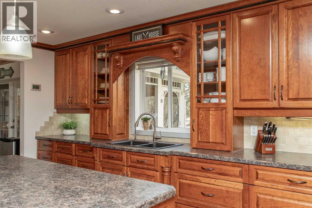 Listing photo – 606 Pigeon Close, Pelican Point