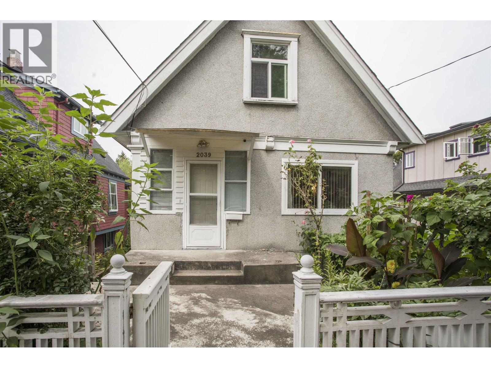 2039 TURNER Street, Vancouver, British Columbia, V5L2A2, Vancouver, British Columbia — photo 2 of 5