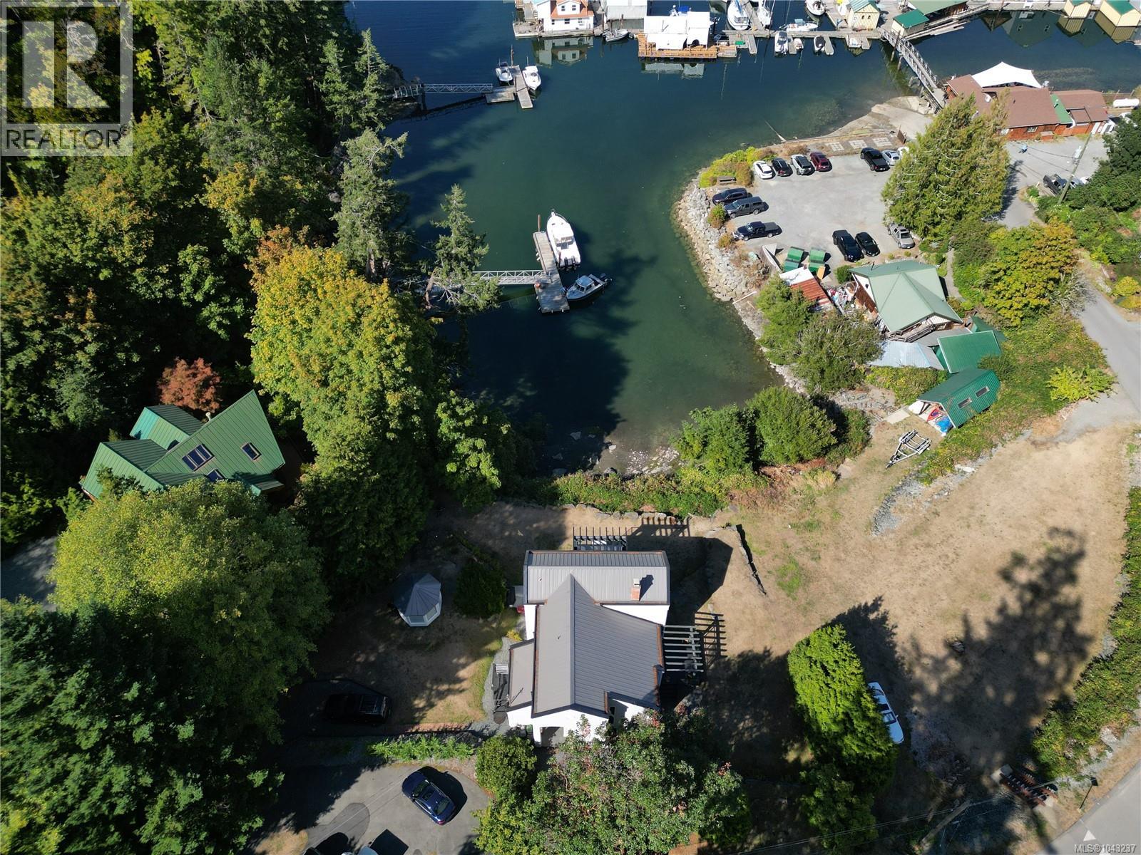 5025 Genoa Bay Rd - Image 3