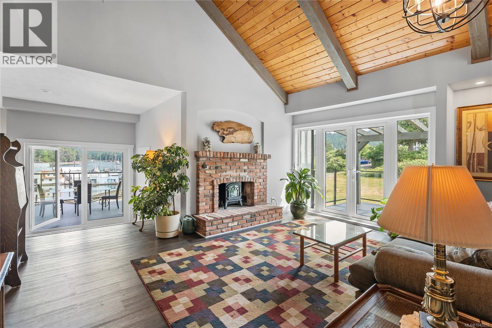 5025 Genoa Bay Rd - Image 13