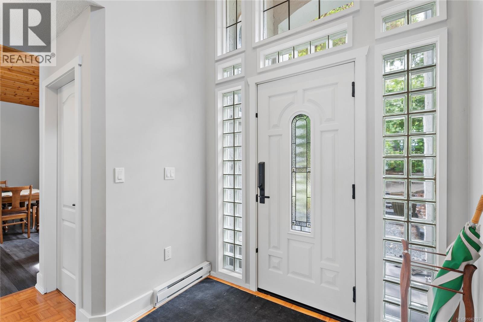 5025 Genoa Bay Rd - Image 9