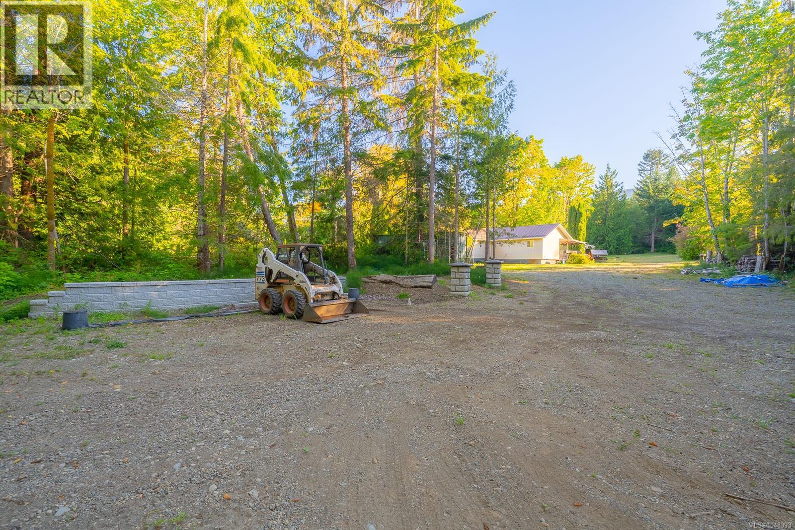 8331 Island Hwy S - 44