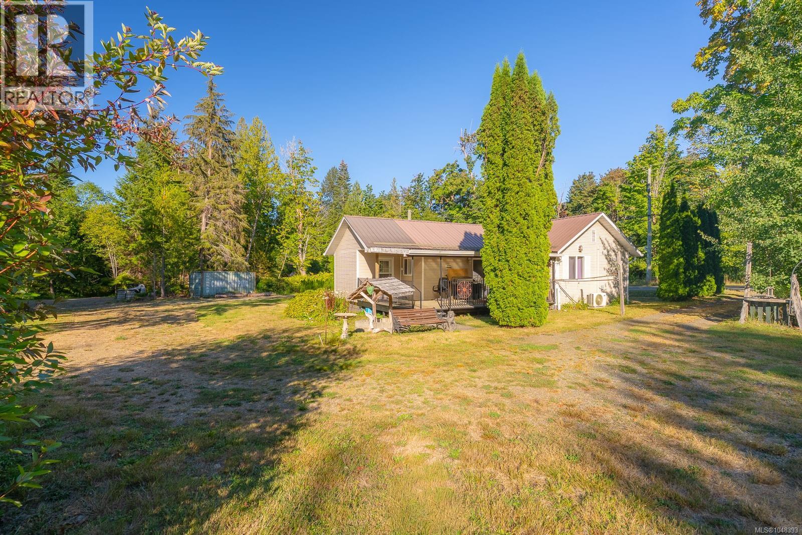 8331 Island Hwy S - 34