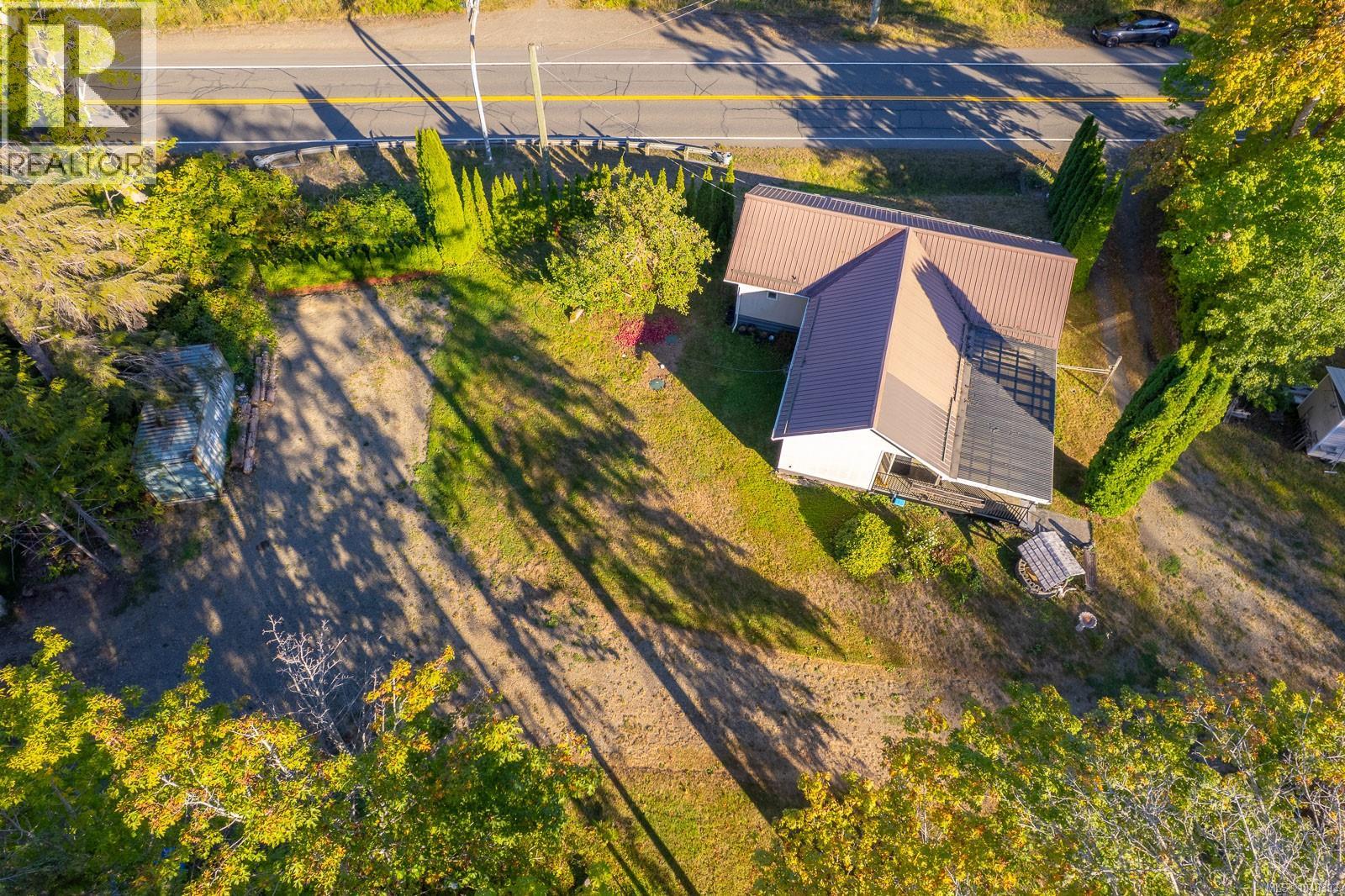 8331 Island Hwy S - 4