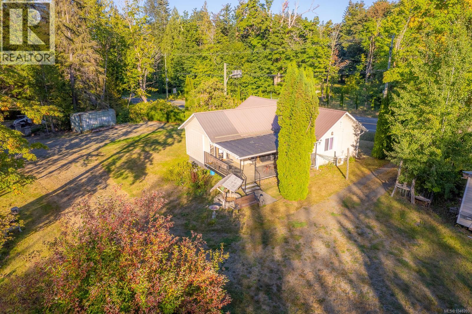 8331 Island Hwy S - 3
