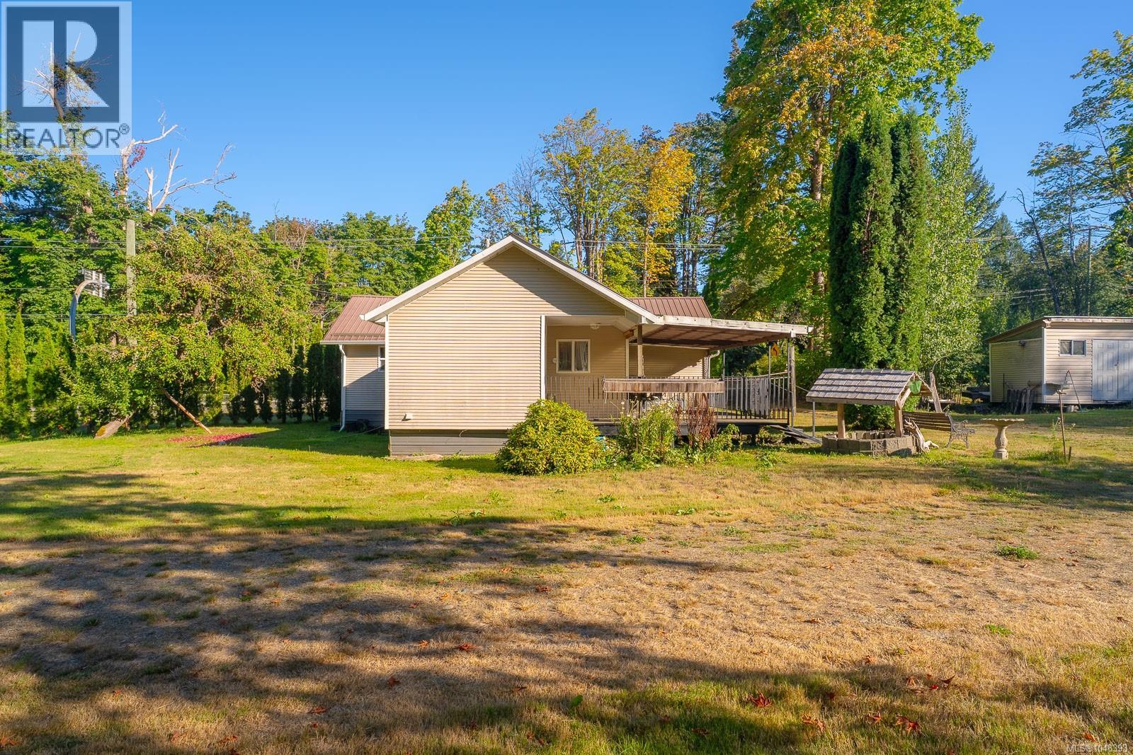 8331 Island Hwy S - 35