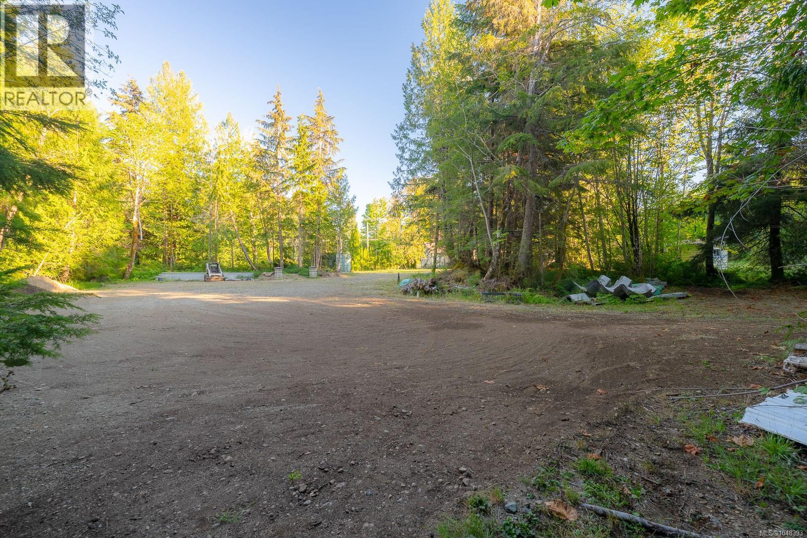 8331 Island Hwy S - Image 46