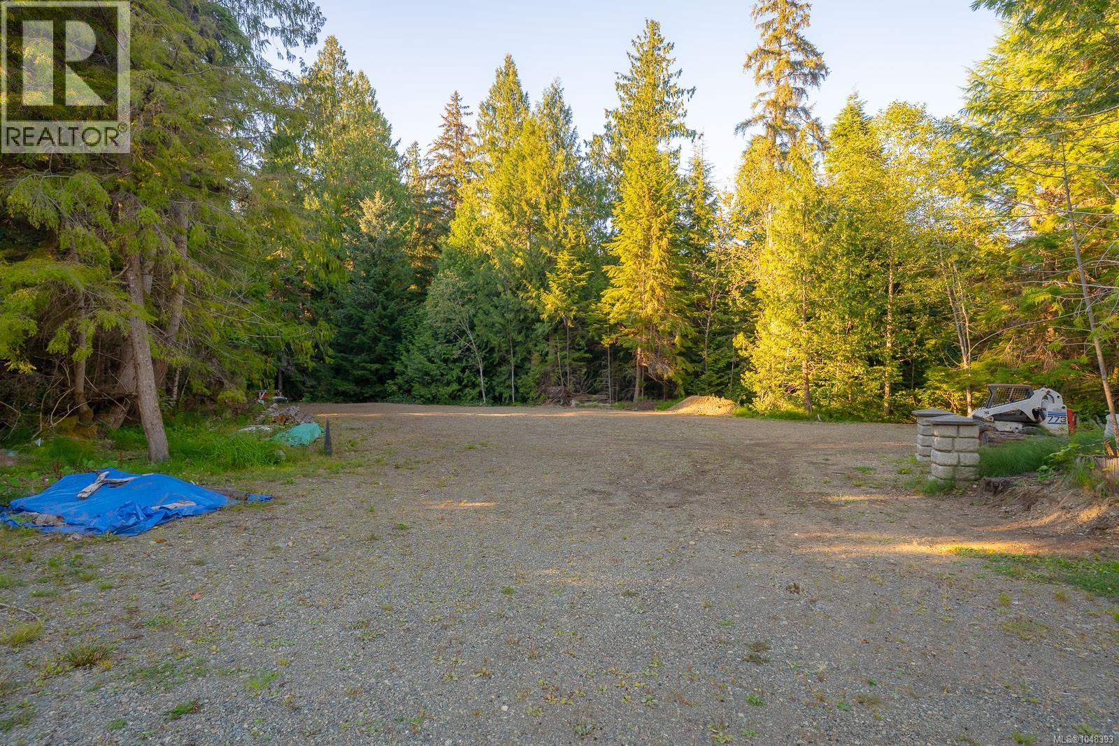 8331 Island Hwy S - 41