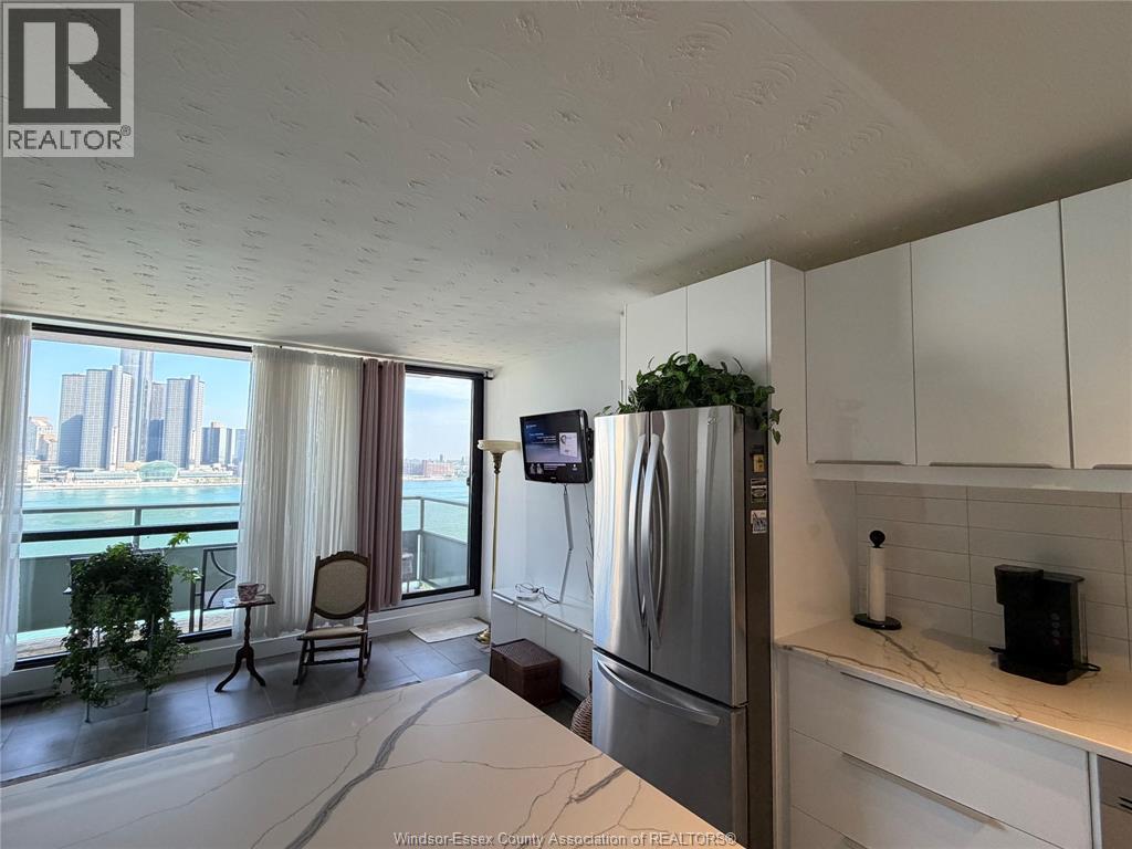 #1415 111 RIVERSIDE Drive East, Windsor, Ontario, N9A2S6, Windsor, Ontario — photo 2 of 5