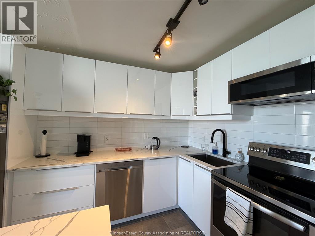 #1415 111 RIVERSIDE Drive East, Windsor, Ontario, N9A2S6, Windsor, Ontario — photo 3 of 5