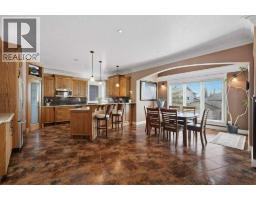 5pc Bathroom - 28 Oakdale Place, Red Deer, AB T4P0E1 Photo 8