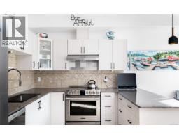 Kitchen - 201 3915 Carey Rd, Saanich, BC V8Z4E3 Photo 8
