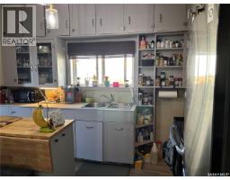 944 Brown Street, Moose Jaw, SK S6H2Z2 Photo 11