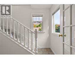 237 Wildwood Ave, Victoria, BC V8S3W2 Photo 15