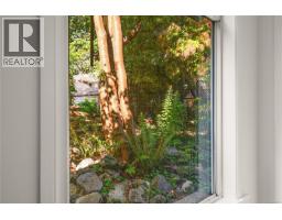 237 Wildwood Ave, Victoria, BC V8S3W2 Photo 13