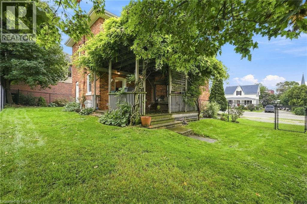 22 MUNSEE Street S - 47
