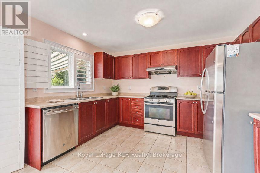 252 SPRUCE STREET - 18