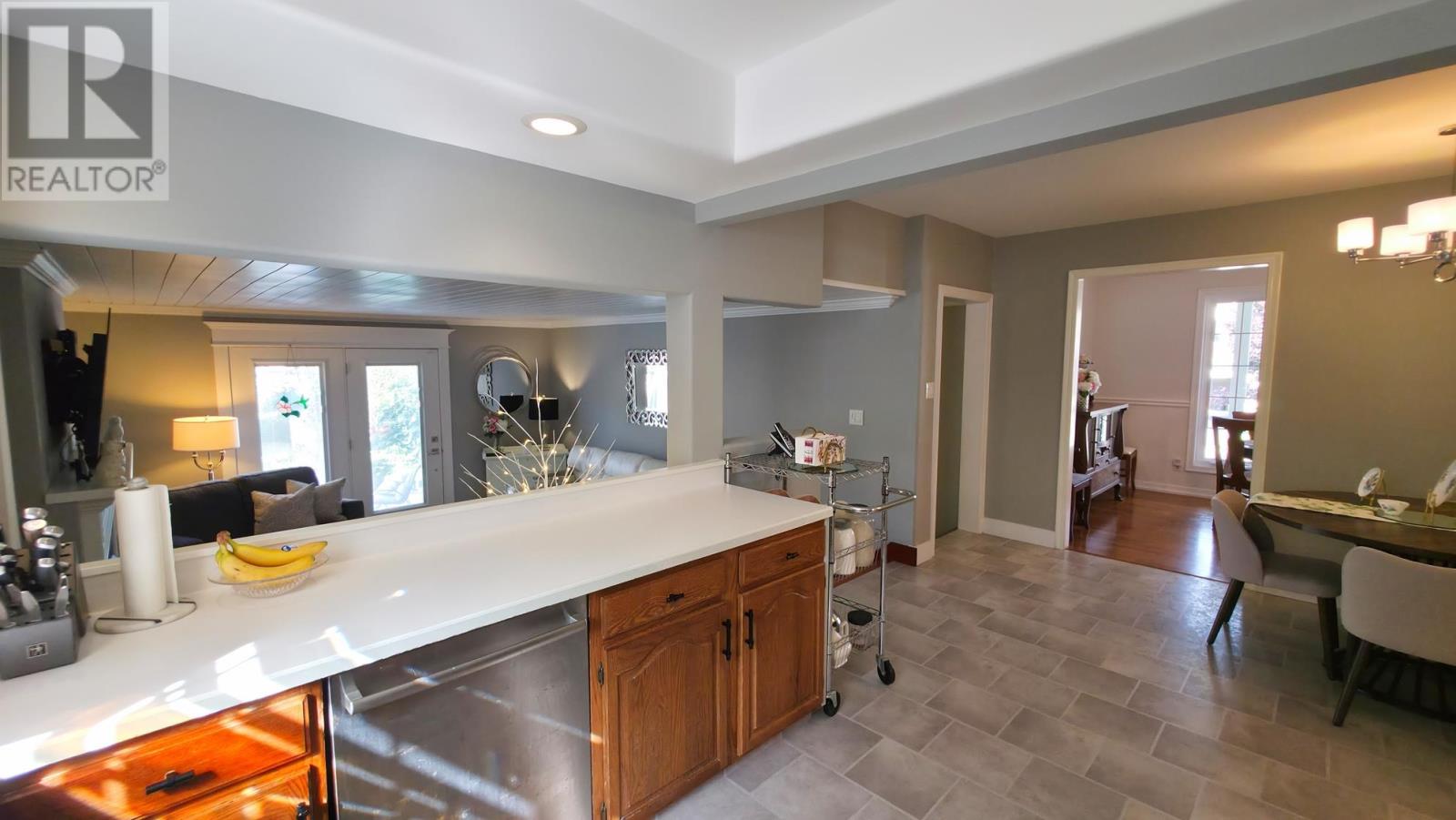 34 Fairmount DR - 26