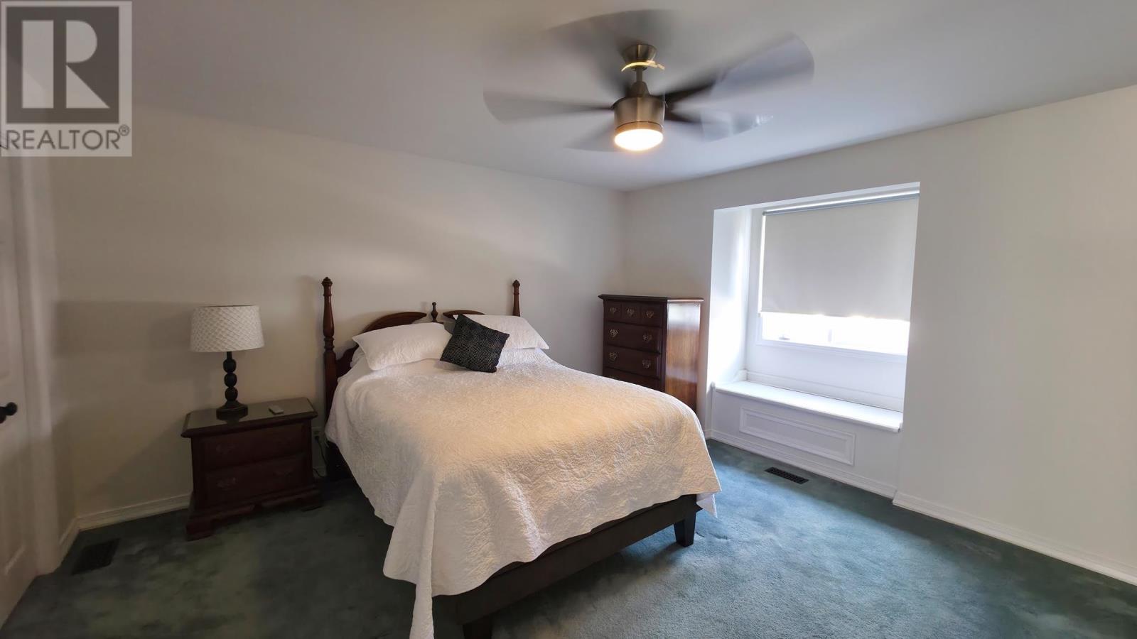 34 Fairmount DR - 37