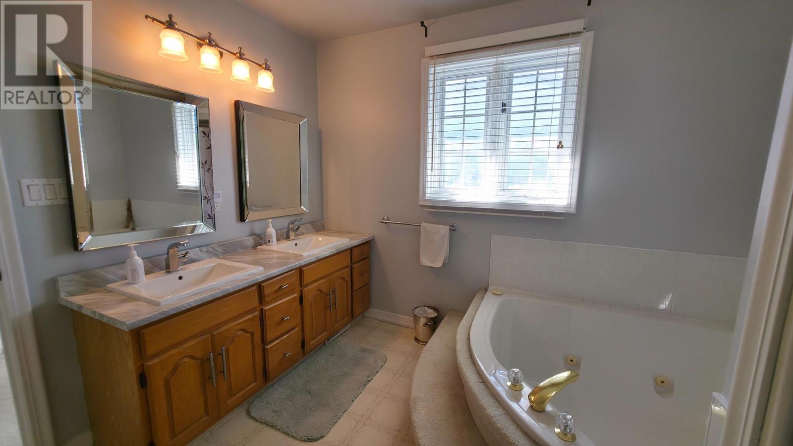34 Fairmount DR - Image 44