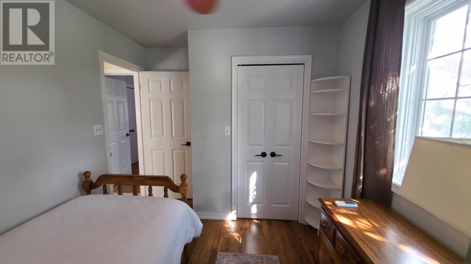 34 Fairmount DR - 42