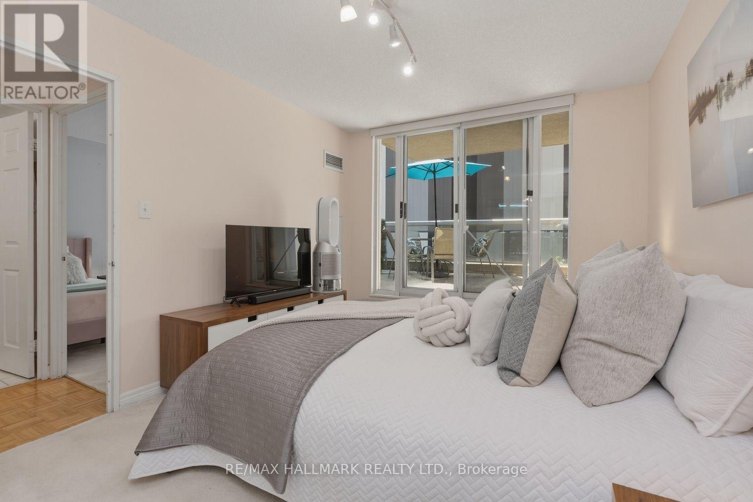 #310 43 EGLINTON AVENUE E - Image 24